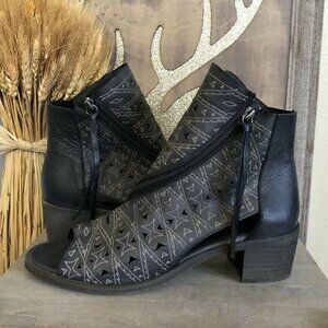 NEW Baske California Dark Gray Leather Zip Bootie